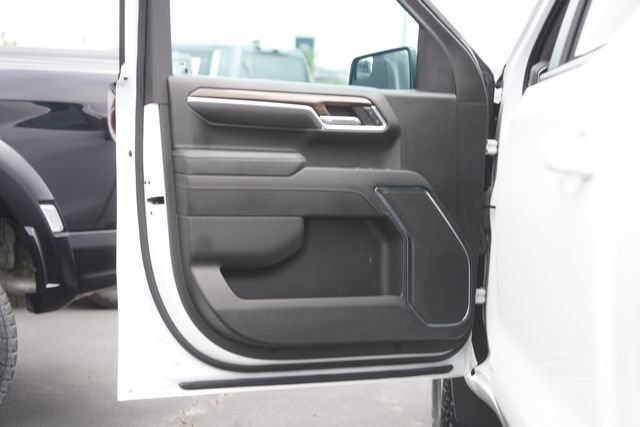 Used 2023 Chevrolet Silverado 1500 LT AWD/4WD image 30