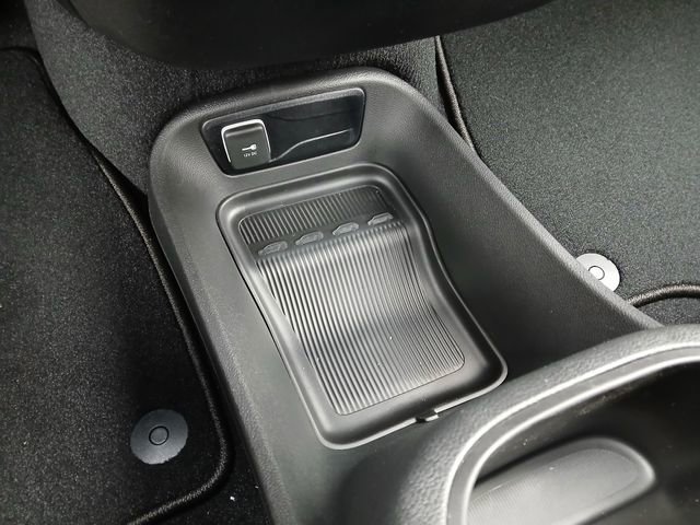 New 2026 Chrysler Voyager LX FWD image 21