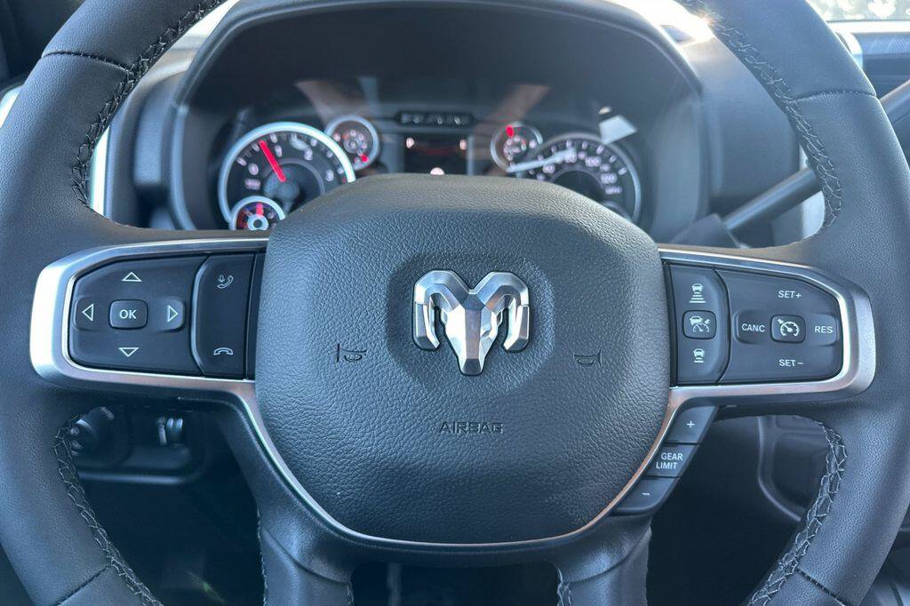 New 2026 RAM 2500 Big Horn AWD/4WD image 22
