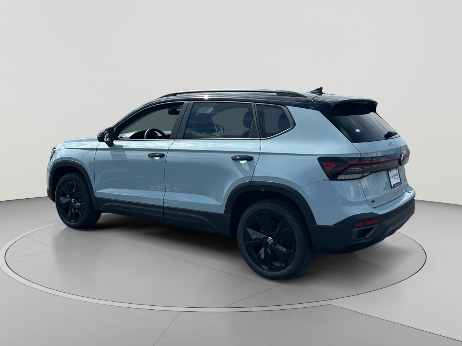 New 2026 Volkswagen Taos SE FWD image 3