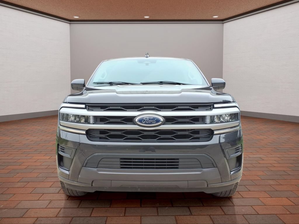Used 2024 Ford Expedition Max XLT RWD image 2