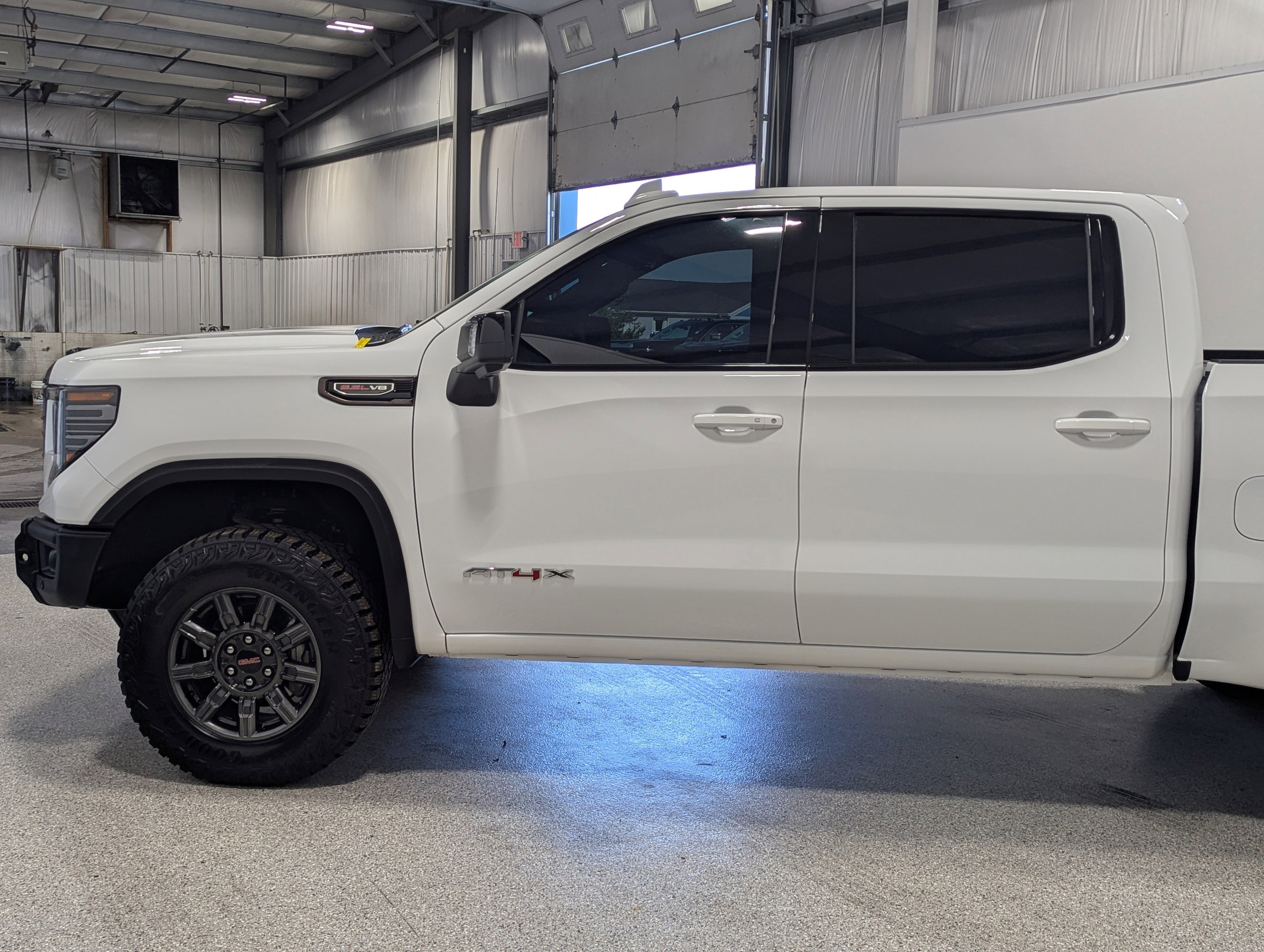 Used 2024 GMC Sierra 1500 AT4X image 6