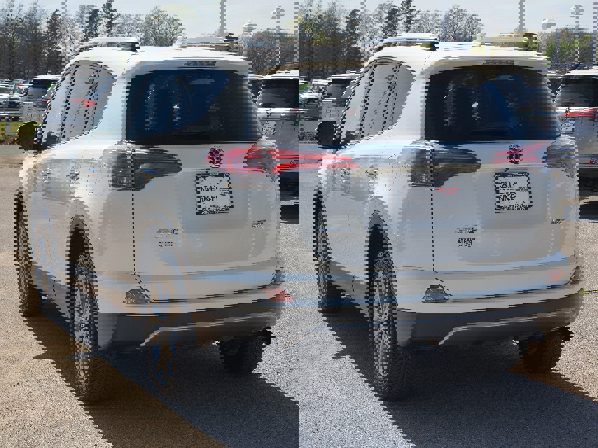 Used 2018 Toyota RAV4 Limited image 17