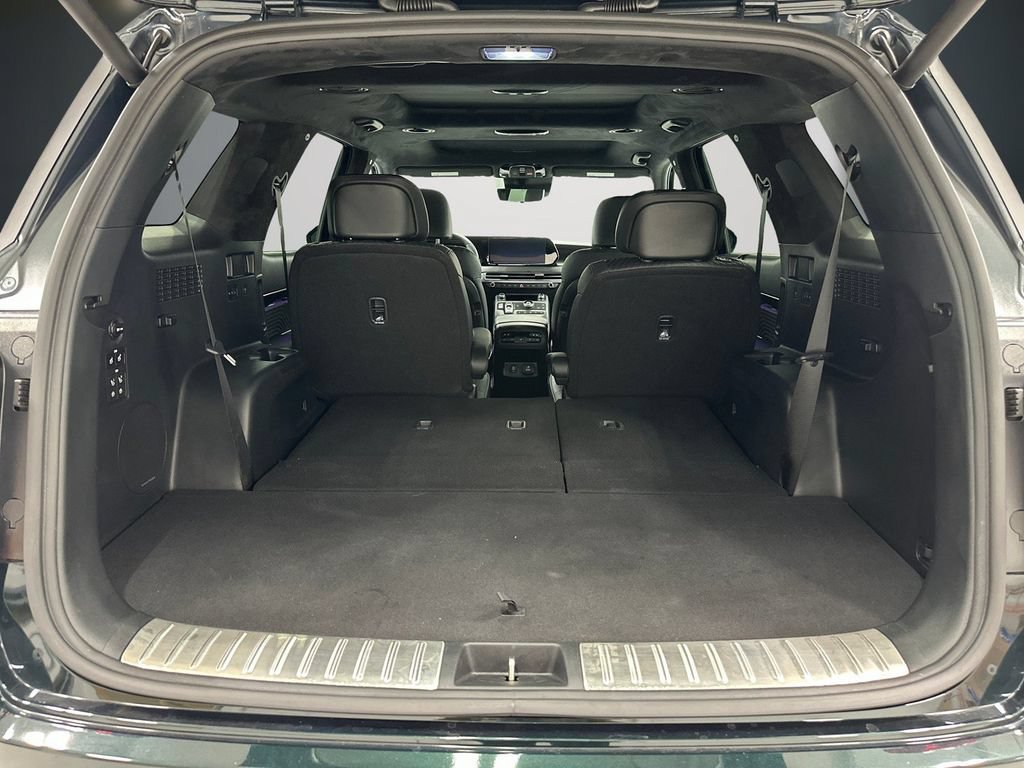 Certified 2025 Hyundai Palisade Calligraphy FWD image 13