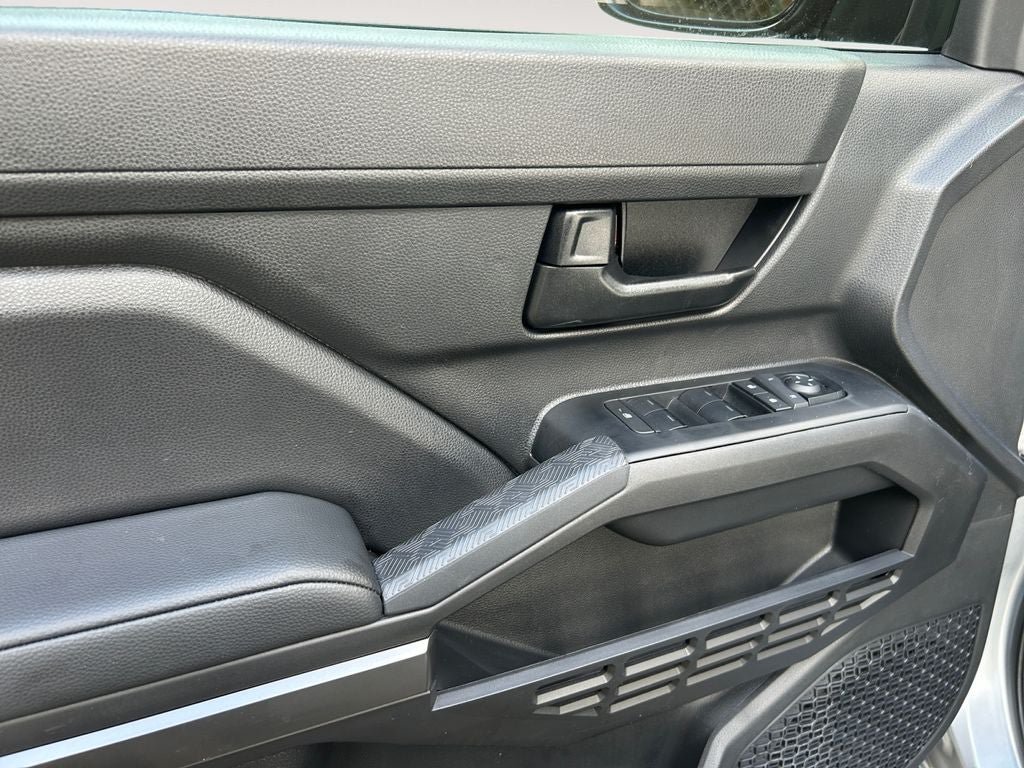 Used 2025 Toyota Tacoma SR5 AWD/4WD image 21
