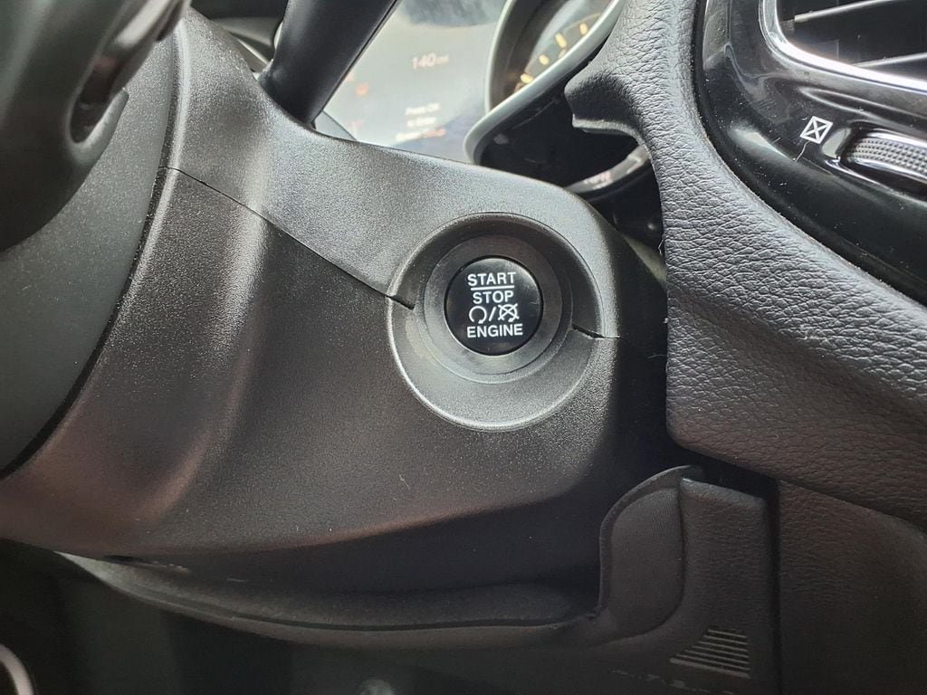 Used 2018 Jeep Compass Limited w/ Navigation Group AWD/4WD image 15