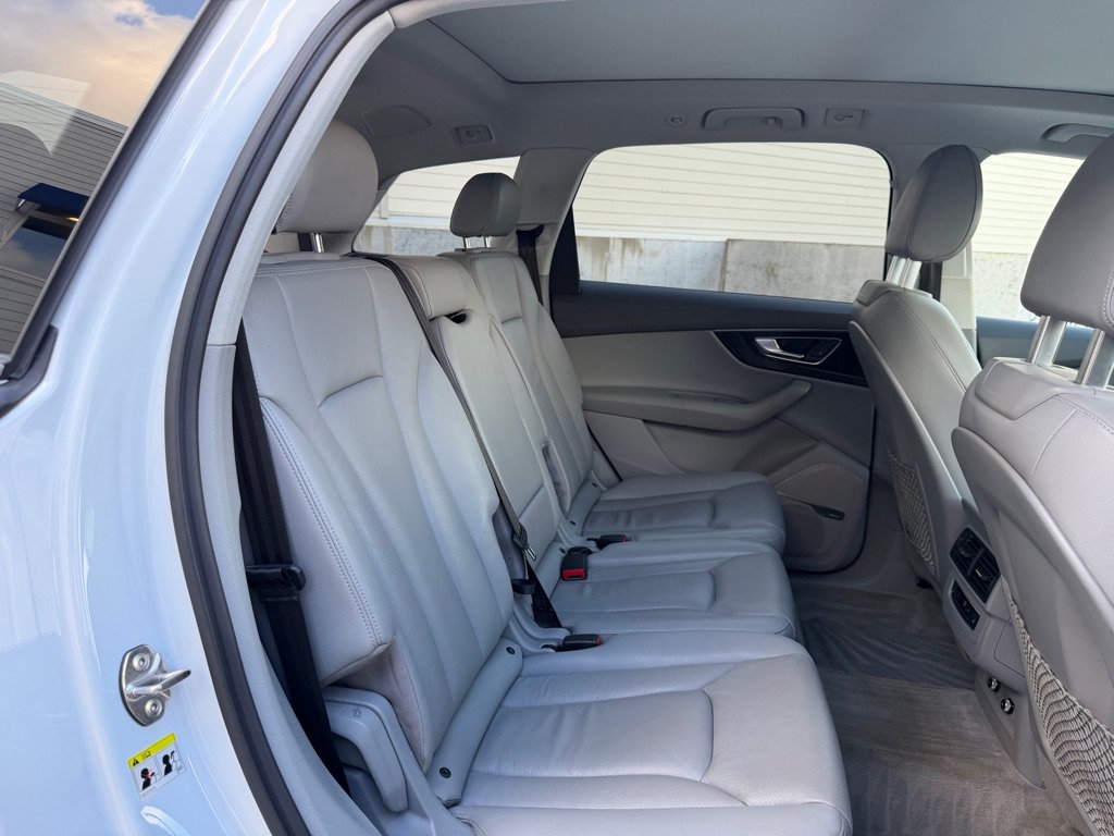 Used 2018 Audi Q7 3.0T Premium Plus w/ Premium Plus Package AWD/4WD image 30