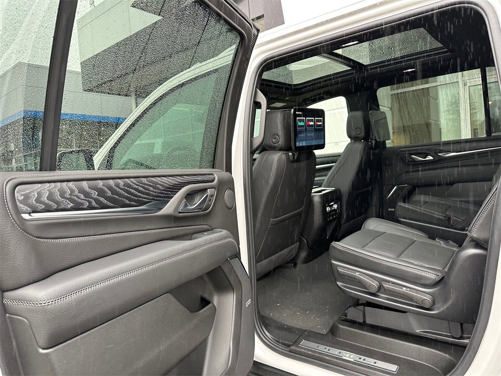 Used 2024 GMC Yukon XL Denali w/ Denali Reserve Package image 50