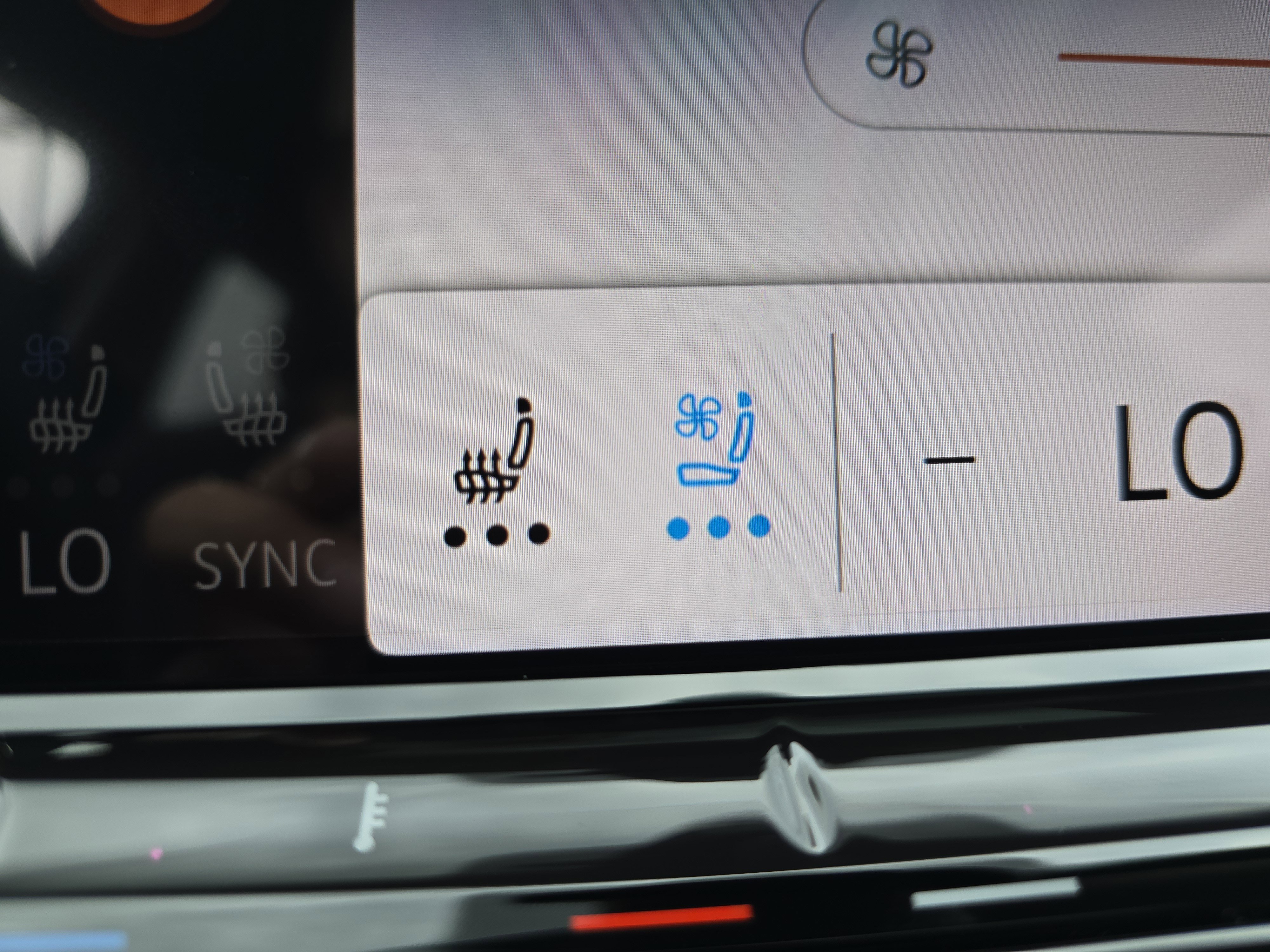 New 2025 Volkswagen Atlas Peak Edition SE image 12