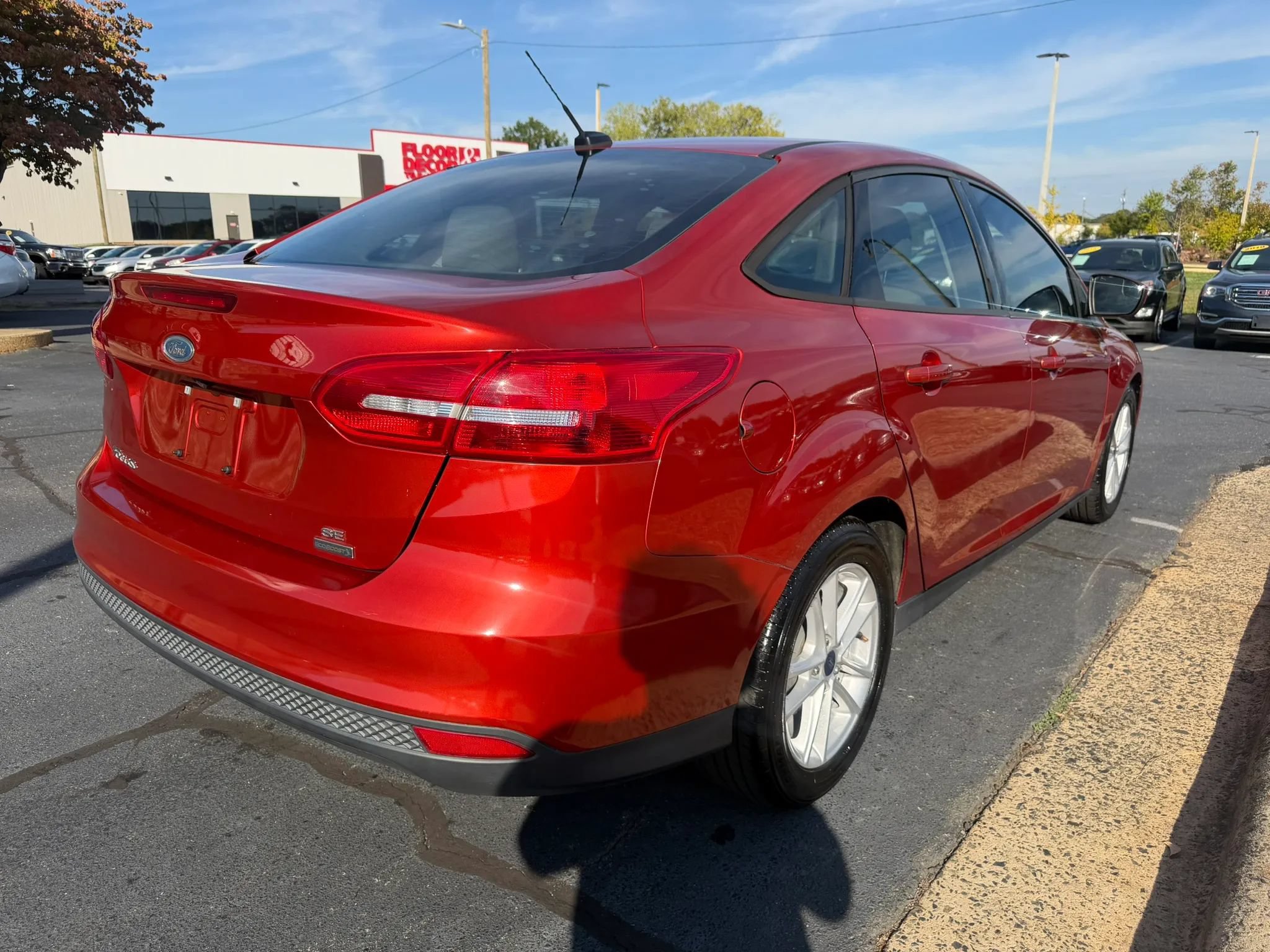 Used 2018 Ford Focus SE FWD image 7