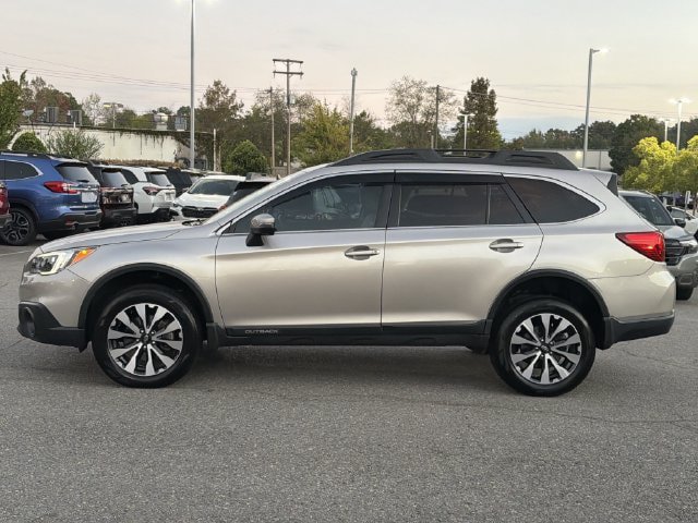 Used 2017 Subaru Outback 2.5i Limited AWD/4WD image 6