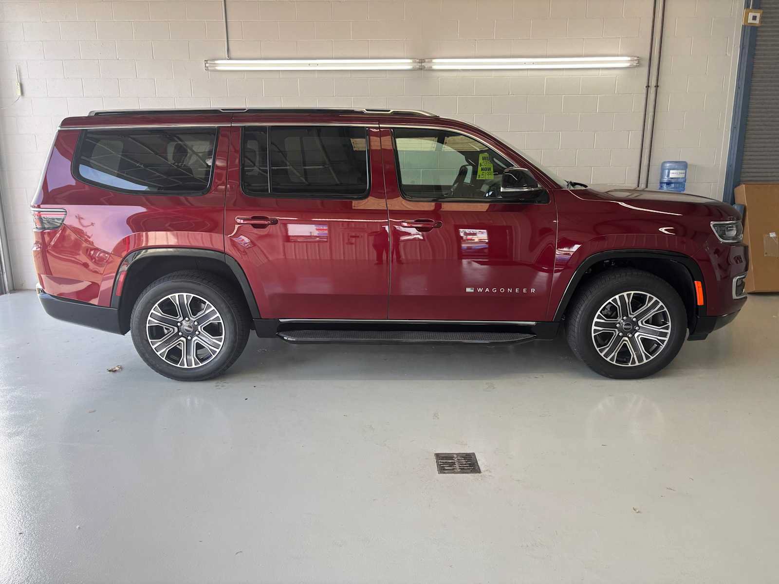 Certified 2025 Jeep Wagoneer Series II AWD/4WD image 7