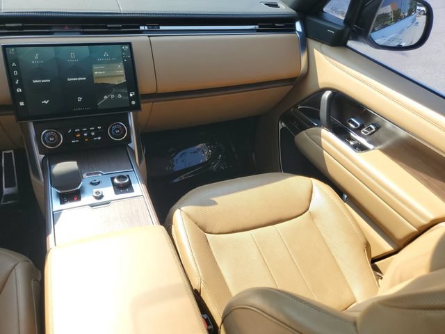 Certified 2023 Land Rover Range Rover Long Wheelbase SE AWD/4WD image 17