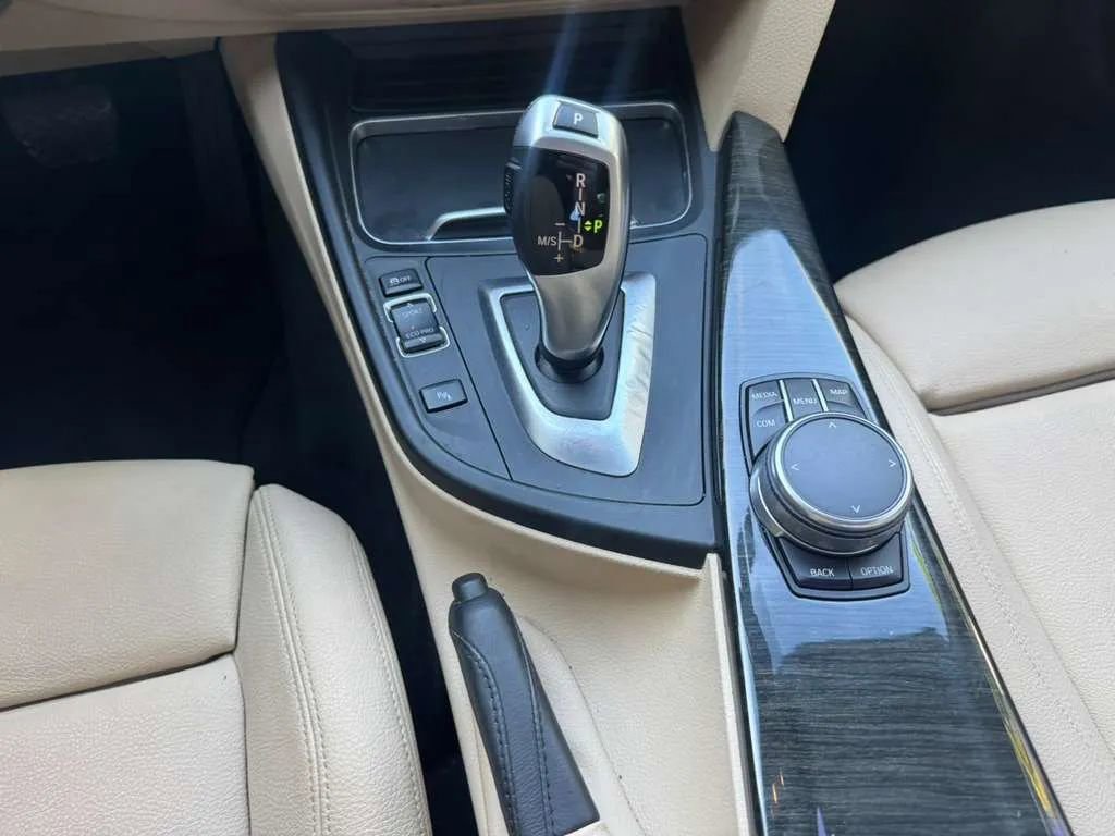 Used 2018 BMW 320i xDrive Sedan image 13