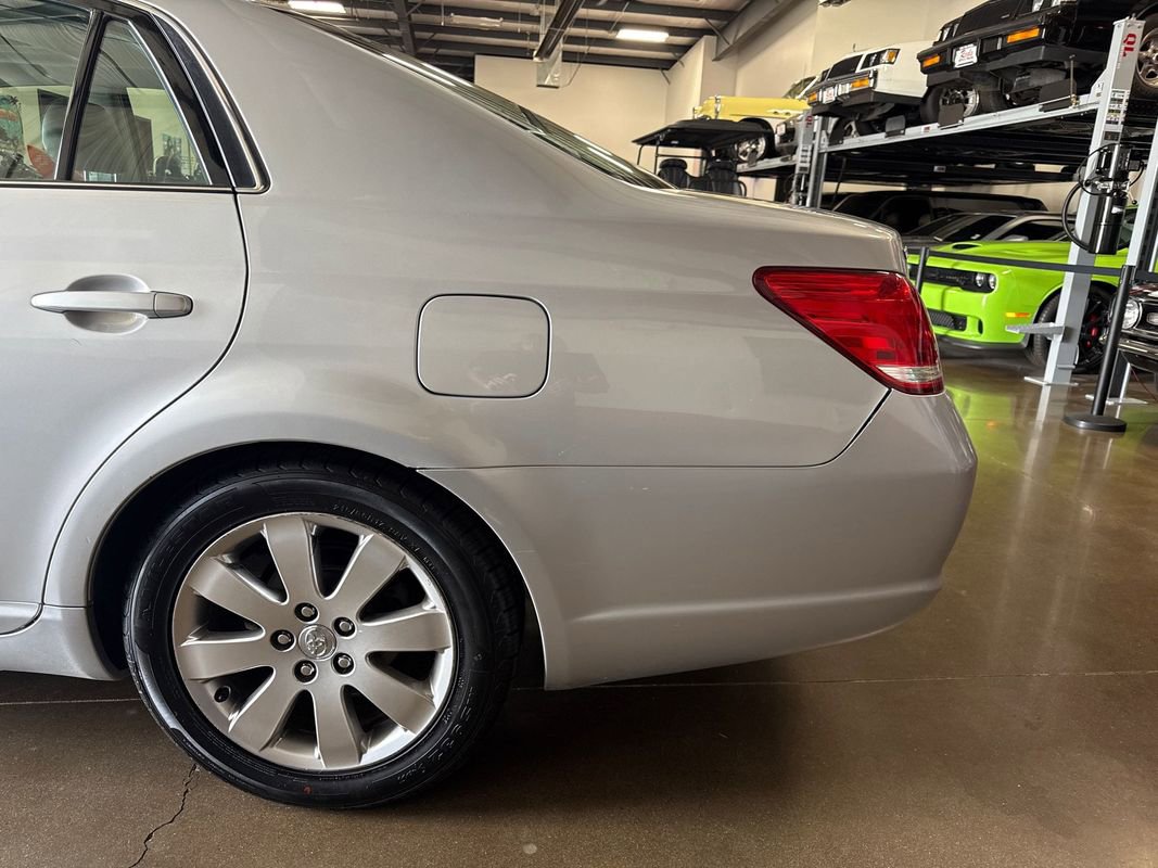 Used 2006 Toyota Avalon XLS image 42