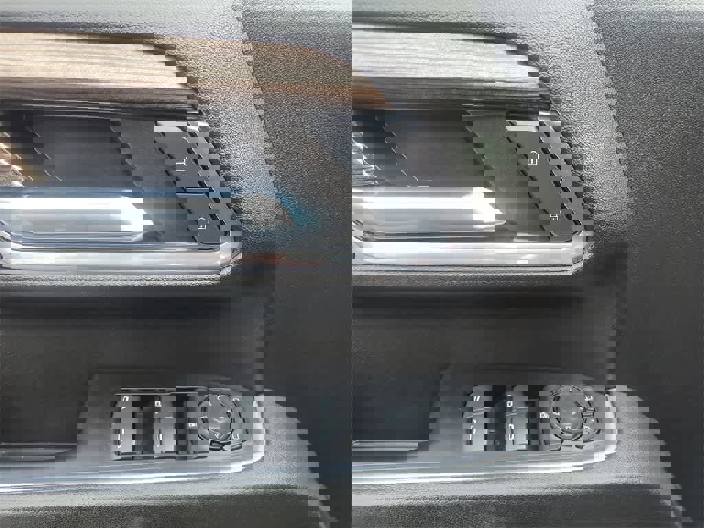 Used 2024 Chevrolet Silverado 3500 LT image 13