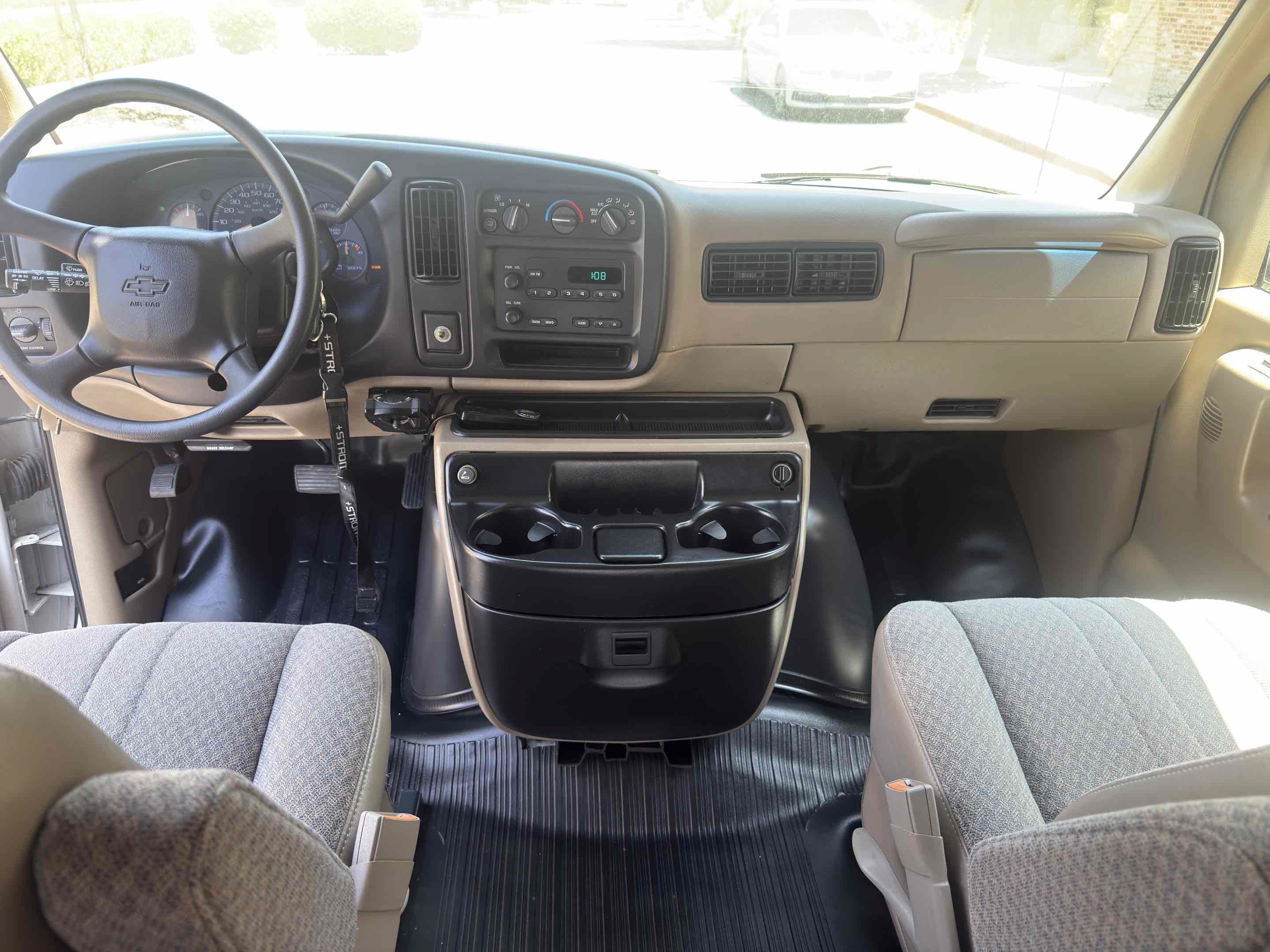 Used 2001 Chevrolet Express 3500 w/ Convenience Pkg 1 RWD image 38