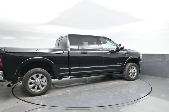 Used 2022 RAM 2500 Limited AWD/4WD image 2
