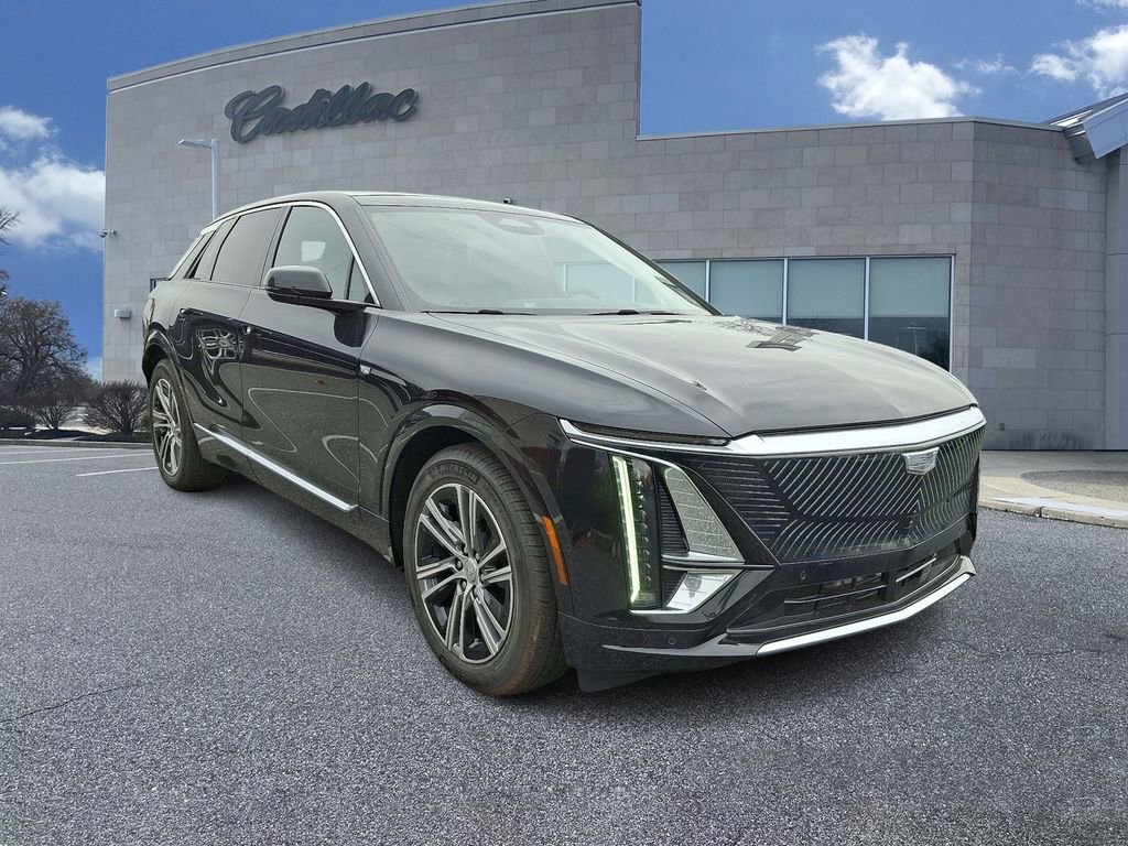 New 2025 Cadillac Lyriq Luxury image 2
