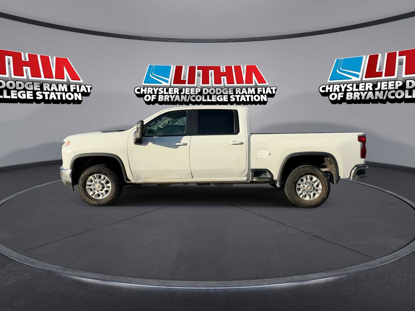 Used 2023 Chevrolet Silverado 2500 LT w/ Convenience Package image 5