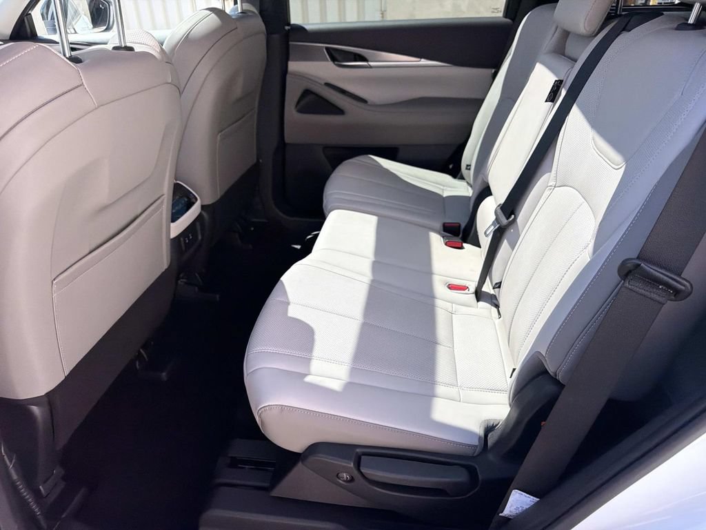 Certified 2026 INFINITI QX60 Pure w/ Cargo Package FWD image 11
