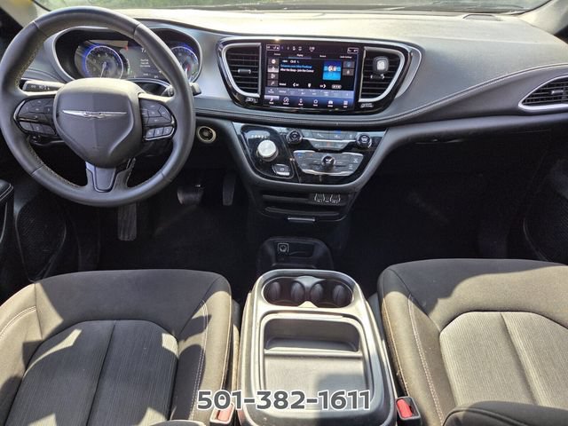 Used 2023 Chrysler Pacifica Touring FWD image 13