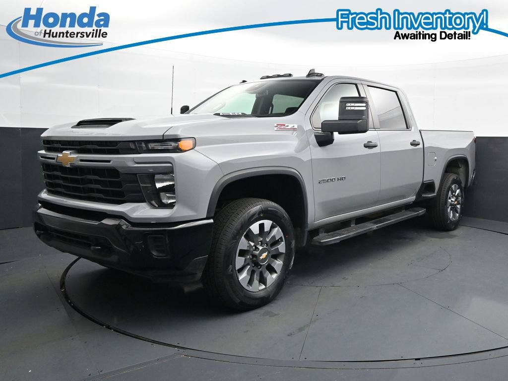 Used 2024 Chevrolet Silverado 2500 Custom w/ Custom Value Package AWD/4WD image 3