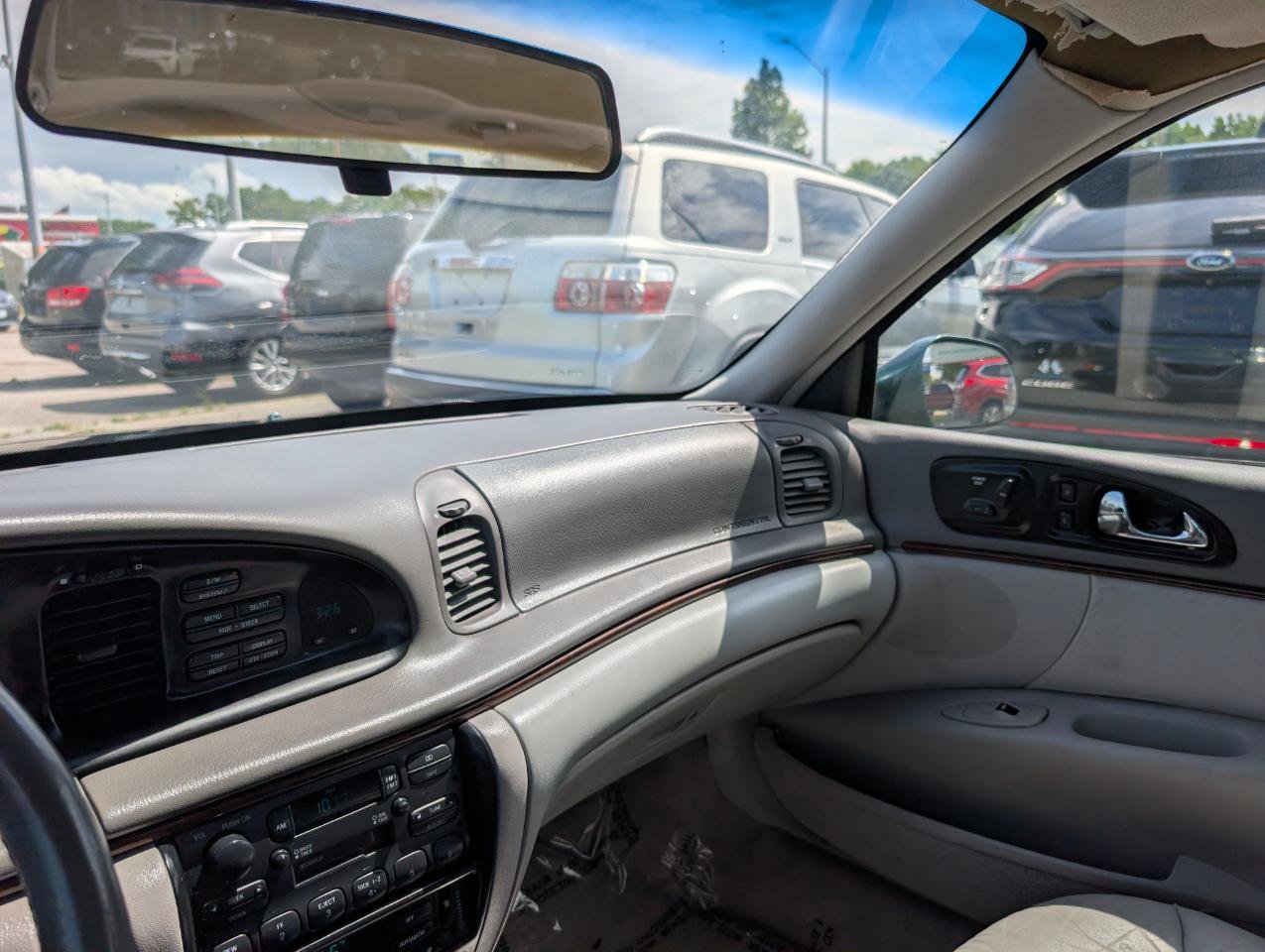 Used 1995 Lincoln Continental FWD image 25