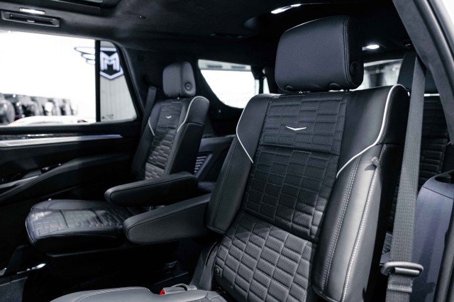 Used 2025 Cadillac Escalade Sport Platinum w/ LPO, ONYX Package image 27