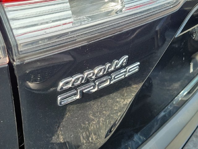 Used 2022 Toyota Corolla Cross LE w/ Moonroof Package FWD image 5