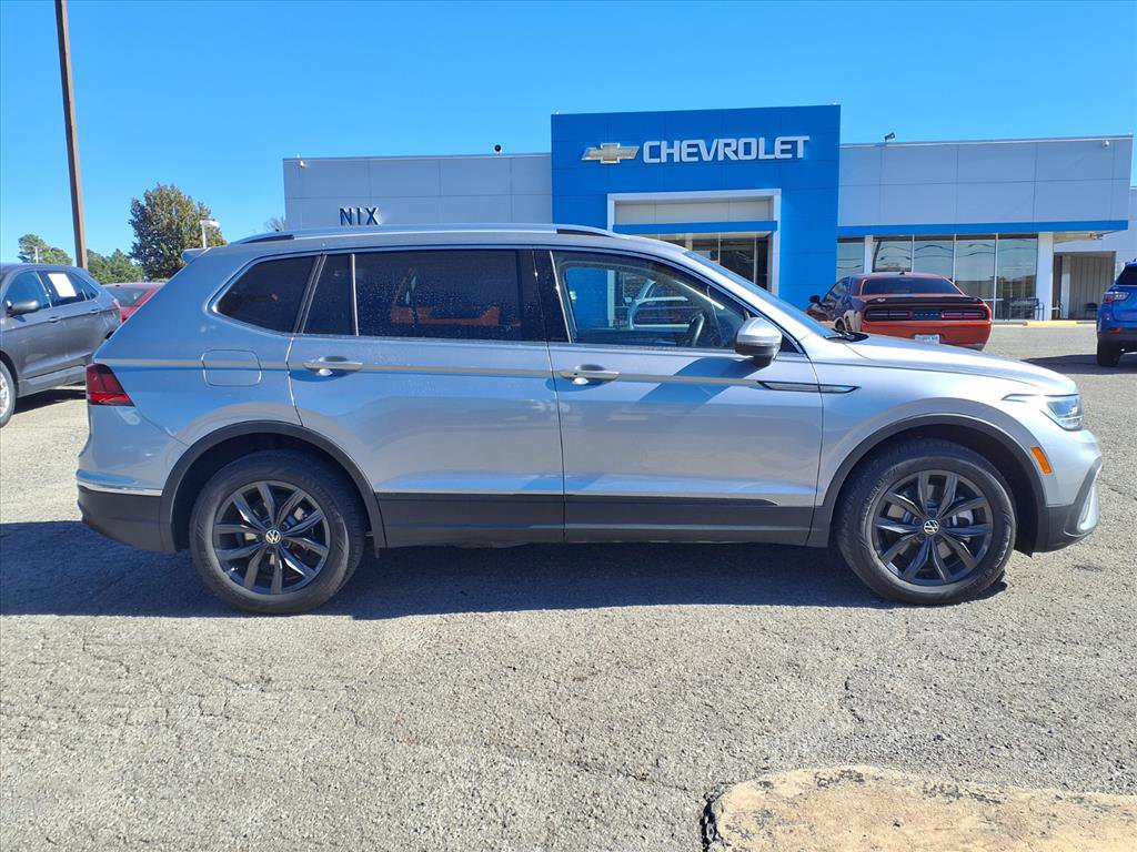Used 2024 Volkswagen Tiguan Wolfsburg Edition image 19
