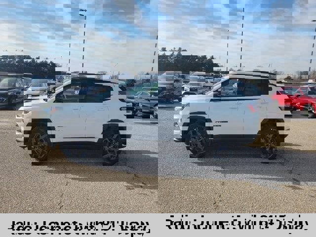 New 2026 Jeep Compass Latitude image 3