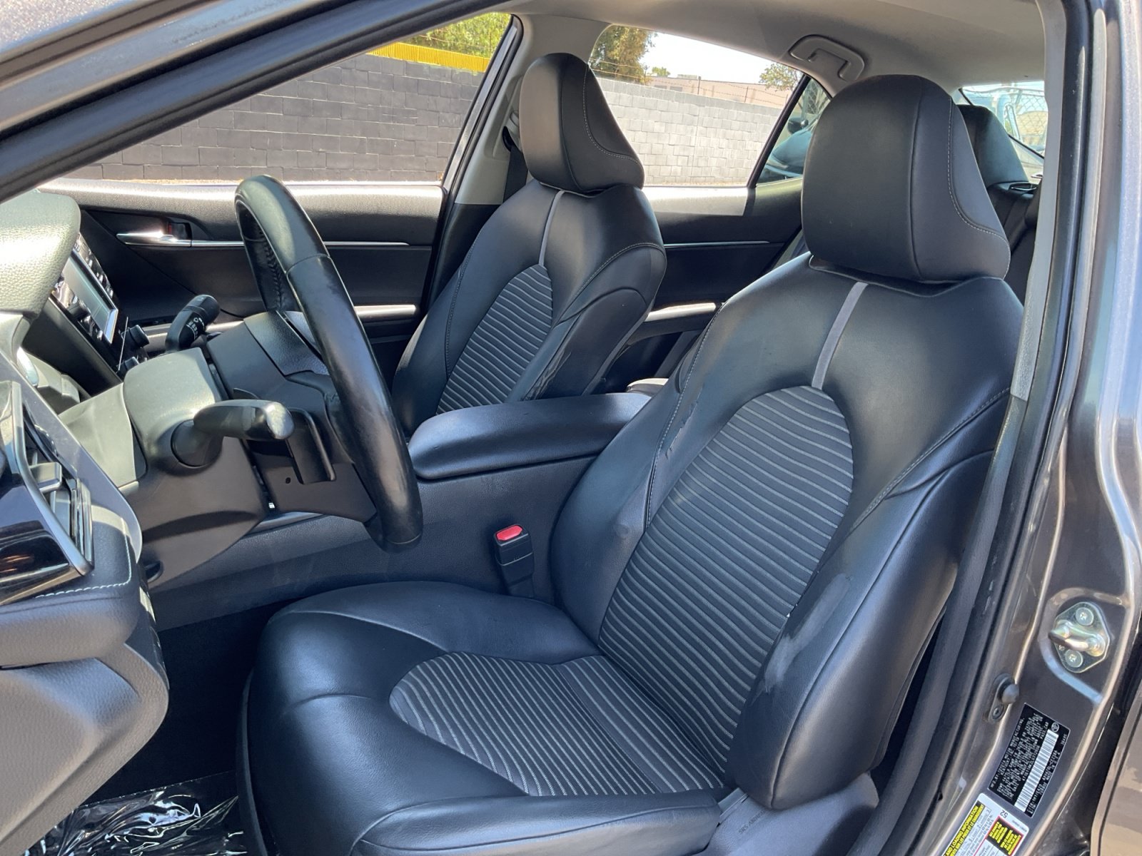Used 2020 Toyota Camry SE w/ Carpet Mat Package FWD image 18