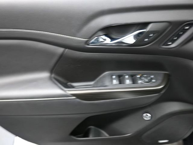 Used 2023 GMC Acadia SLT w/ Elevation Edition image 13
