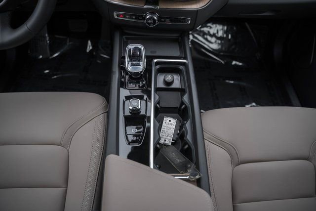 New 2026 Volvo XC60 B5 Plus w/ Protection Package Premier image 30