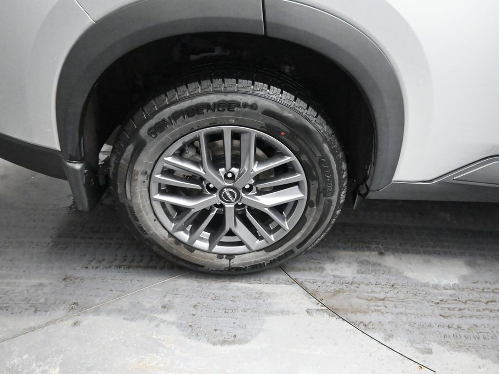 Used 2024 Nissan Rogue S image 18