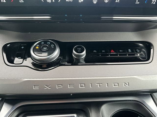 Used 2025 Ford Expedition Active image 24