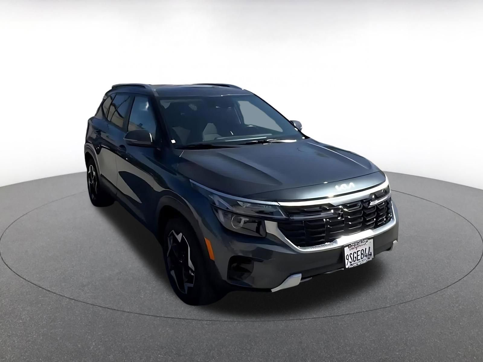 Used 2025 Kia Seltos S image 3