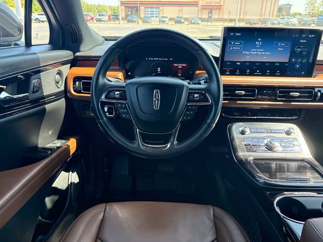 Used 2023 Lincoln Nautilus Reserve w/ Luxury Package AWD/4WD image 16