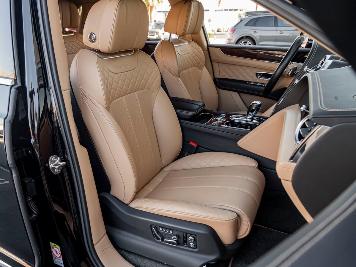 Used 2018 Bentley Bentayga image 31