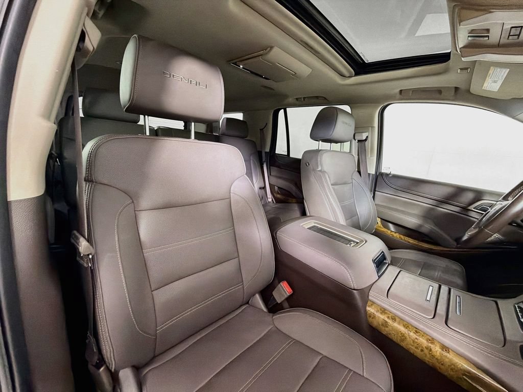 Used 2016 GMC Yukon Denali w/ Open Road Package AWD/4WD image 28