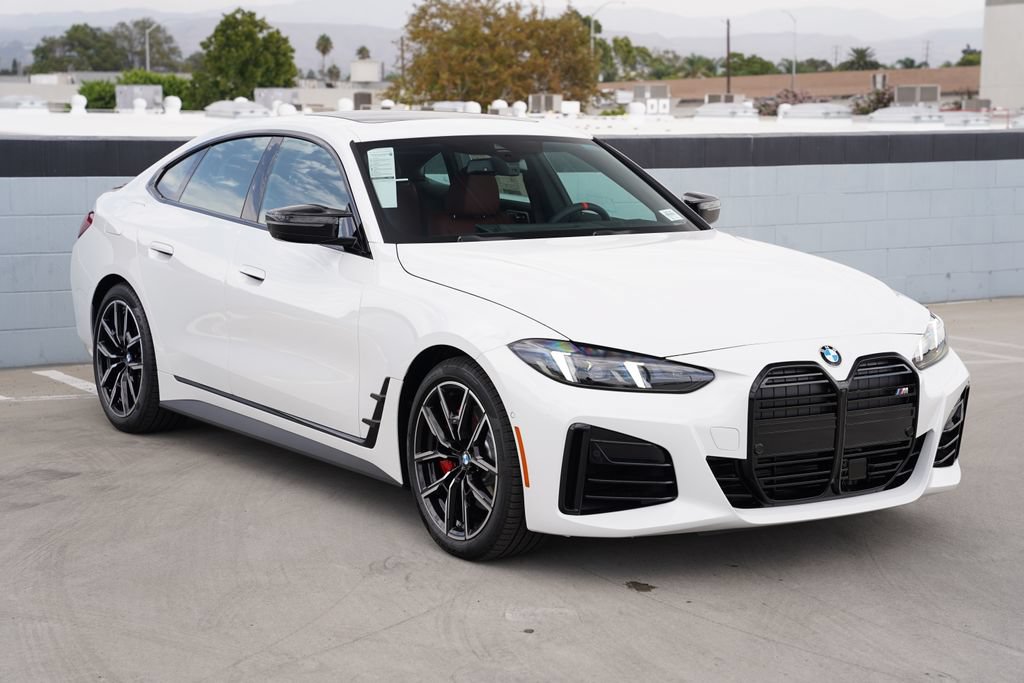 New 2026 BMW M440i w/ Premium Package RWD image 3