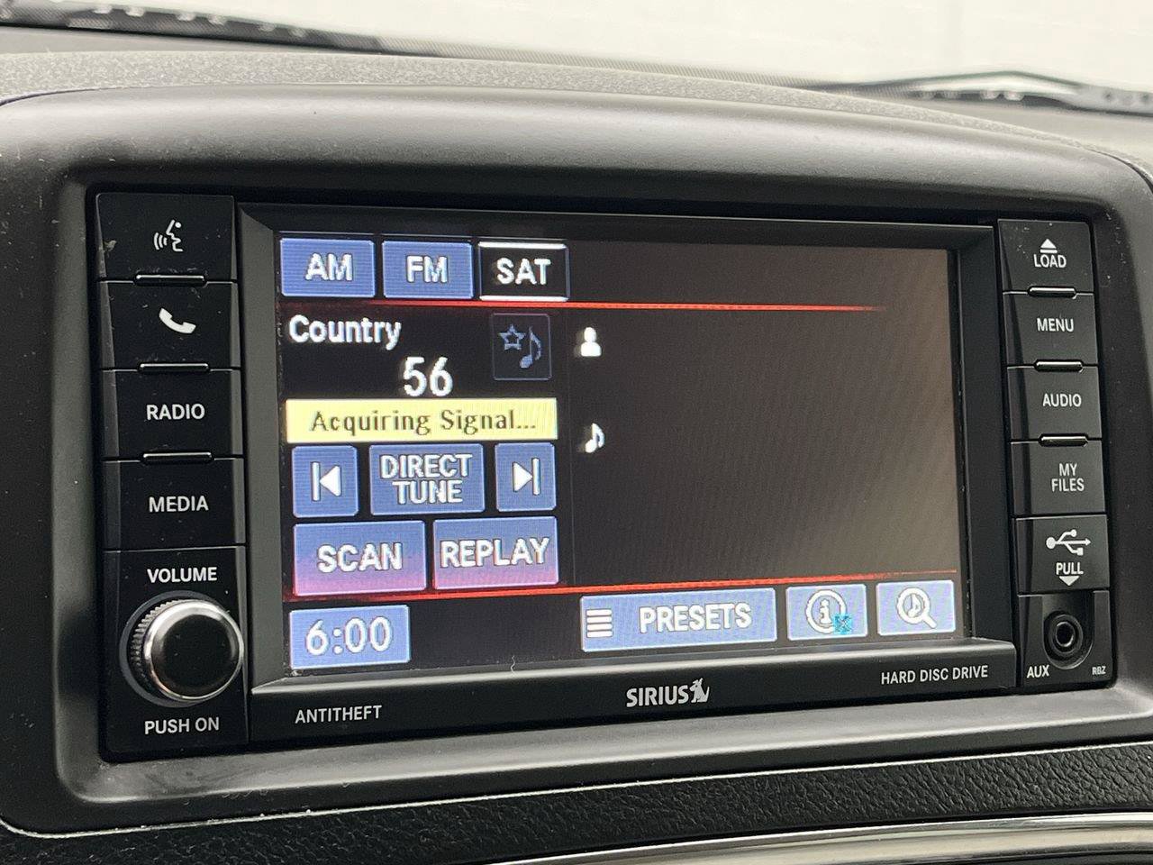 Used 2016 Dodge Grand Caravan SXT w/ UConnect Hands-Free Group FWD image 17