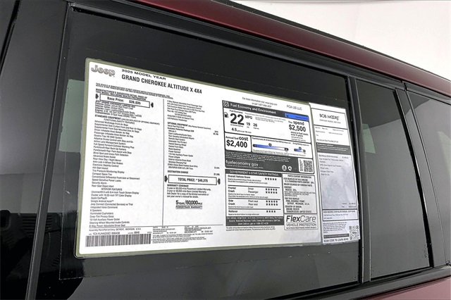 New 2025 Jeep Grand Cherokee Laredo image 14