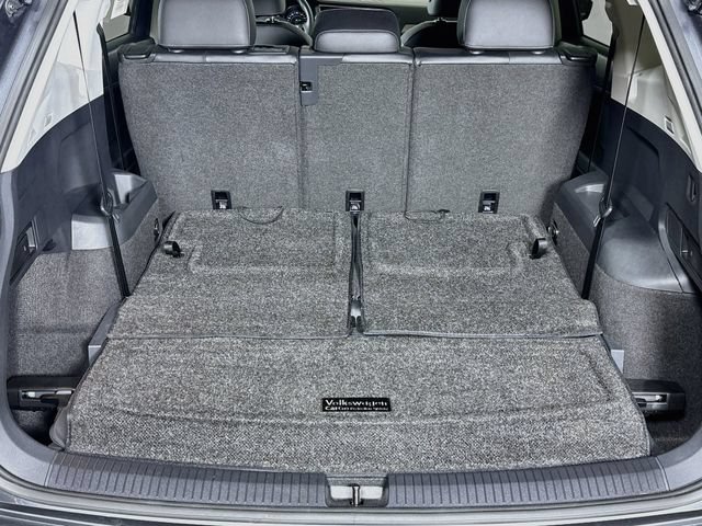 Certified 2020 Volkswagen Tiguan SE w/ Panoramic Sunroof Package AWD/4WD image 29