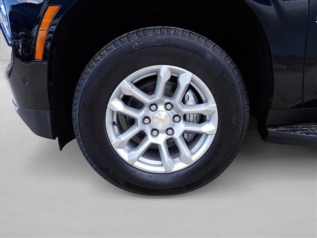 New 2026 Chevrolet Suburban LT w/ Comfort Package AWD/4WD image 7