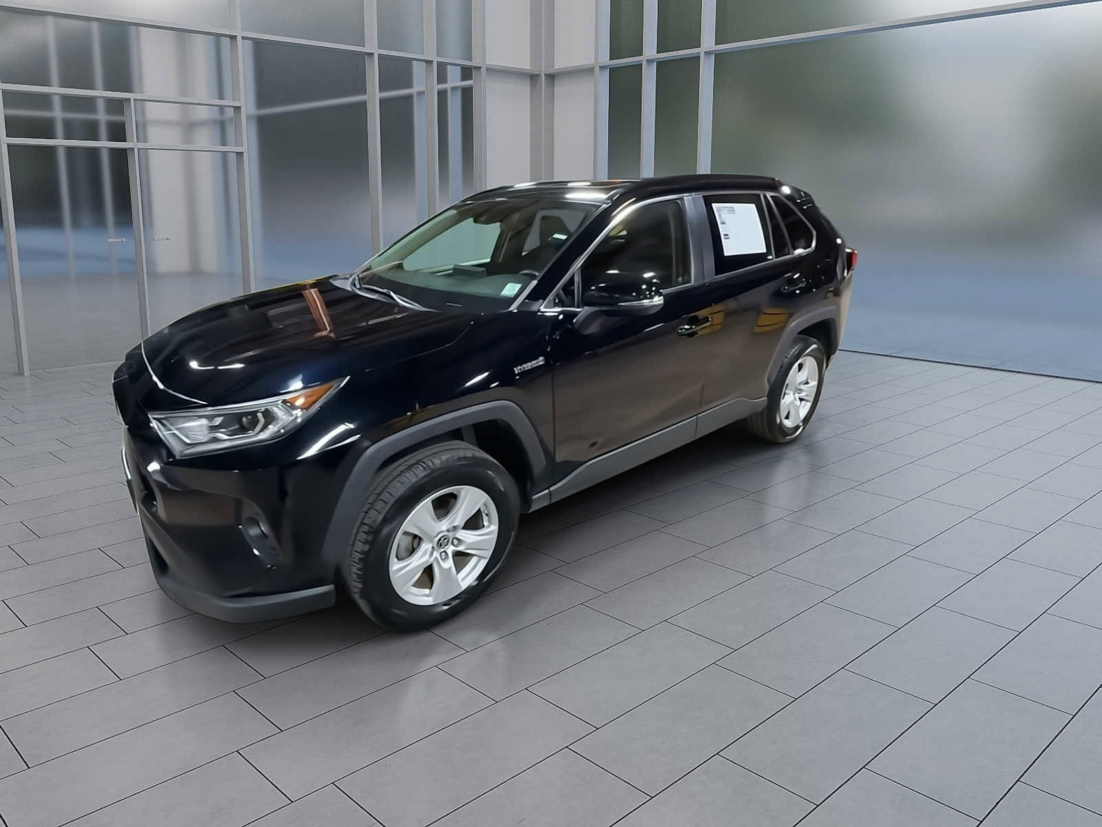 Used 2019 Toyota RAV4 XLE image 4
