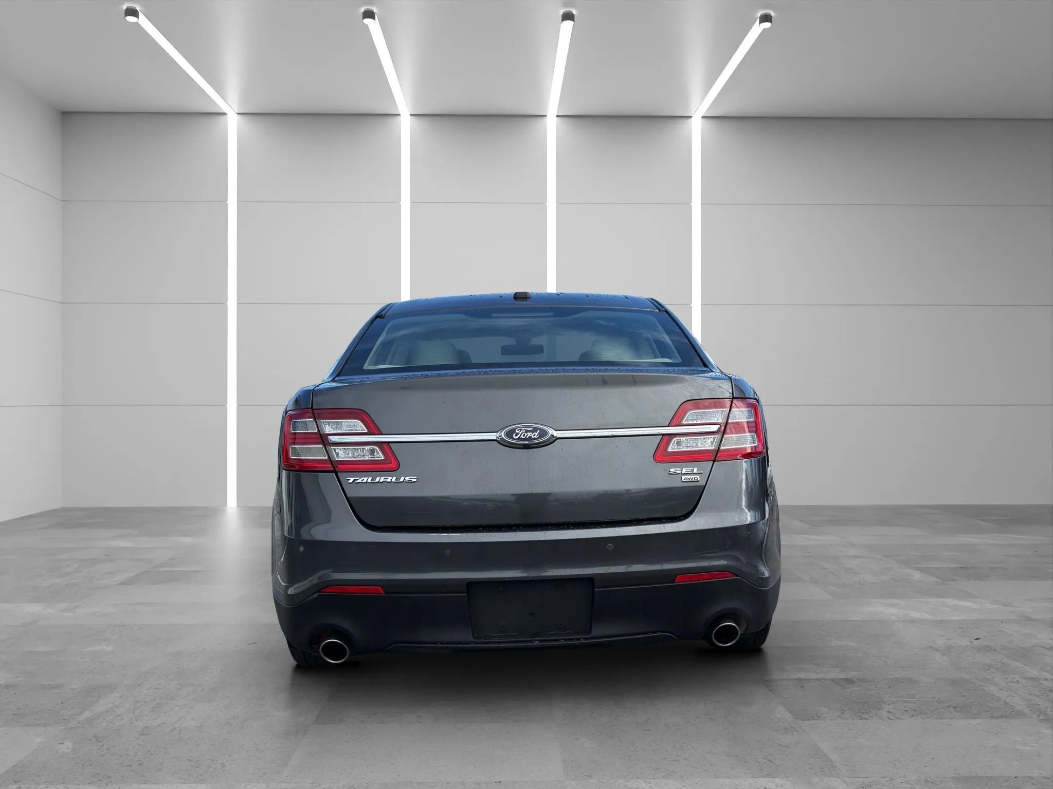 Used 2018 Ford Taurus SEL image 5