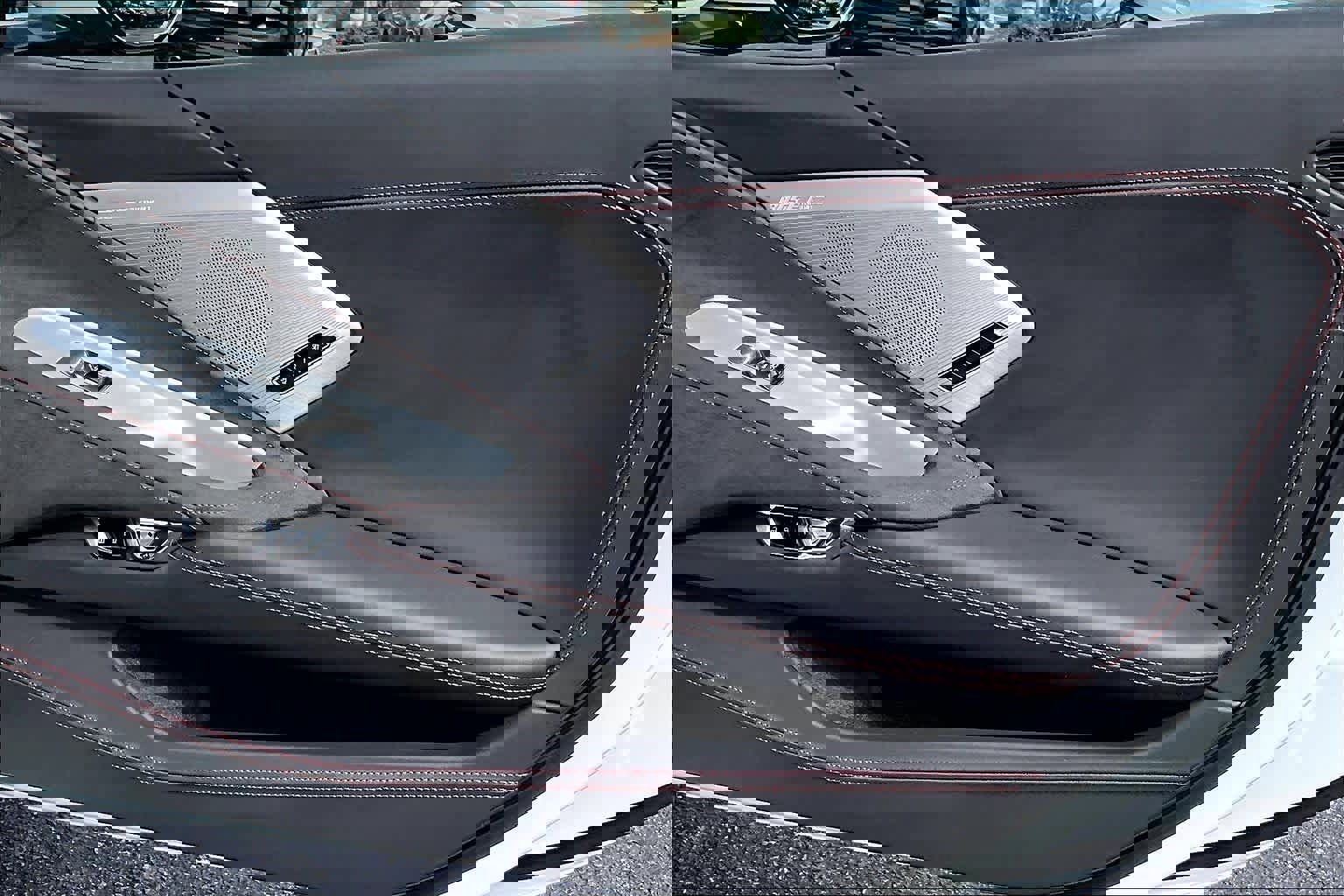 Used 2022 Chevrolet Corvette Stingray Premium Cpe w/ Engine Appearance Package image 21