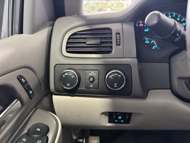 Used 2013 Chevrolet Avalanche LT w/ Suspension Package, Off-Road AWD/4WD image 19
